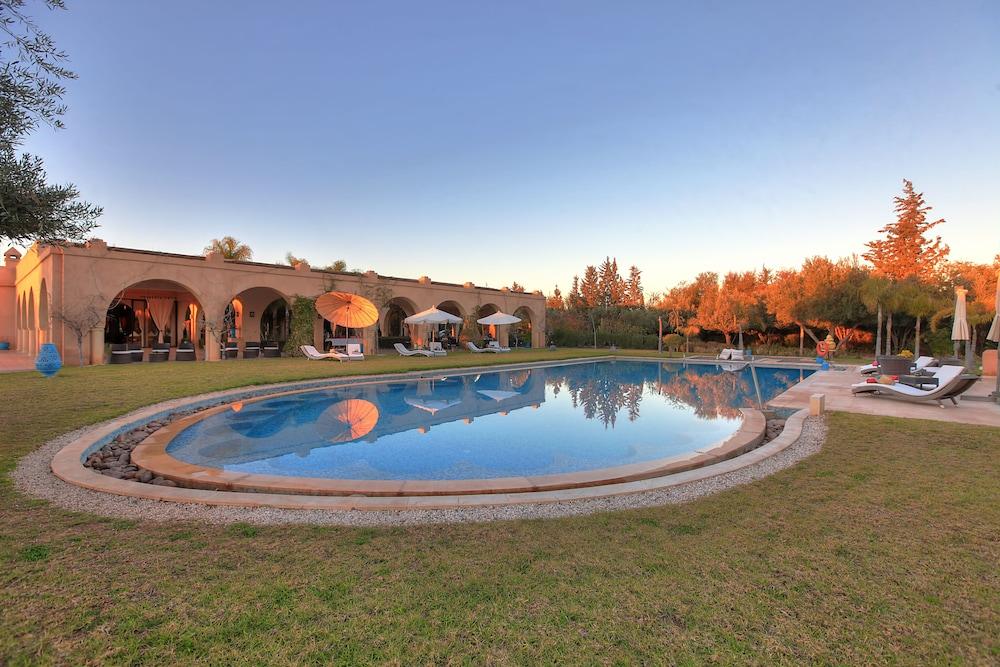 Villa Marco Au Jardin Des Senteurs El Ain Екстериор снимка