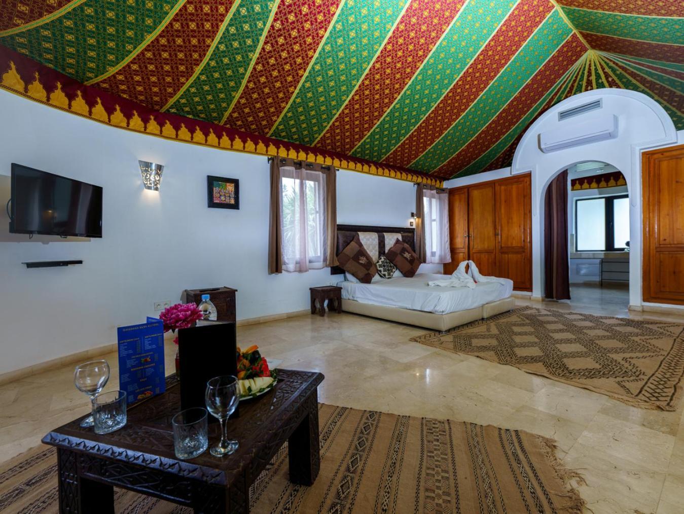 Villa Marco Au Jardin Des Senteurs El Ain Екстериор снимка