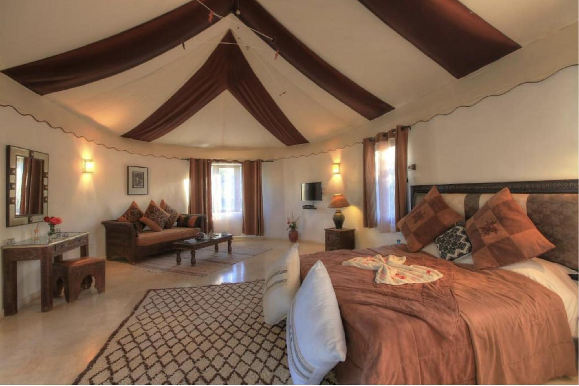 Villa Marco Au Jardin Des Senteurs El Ain Екстериор снимка