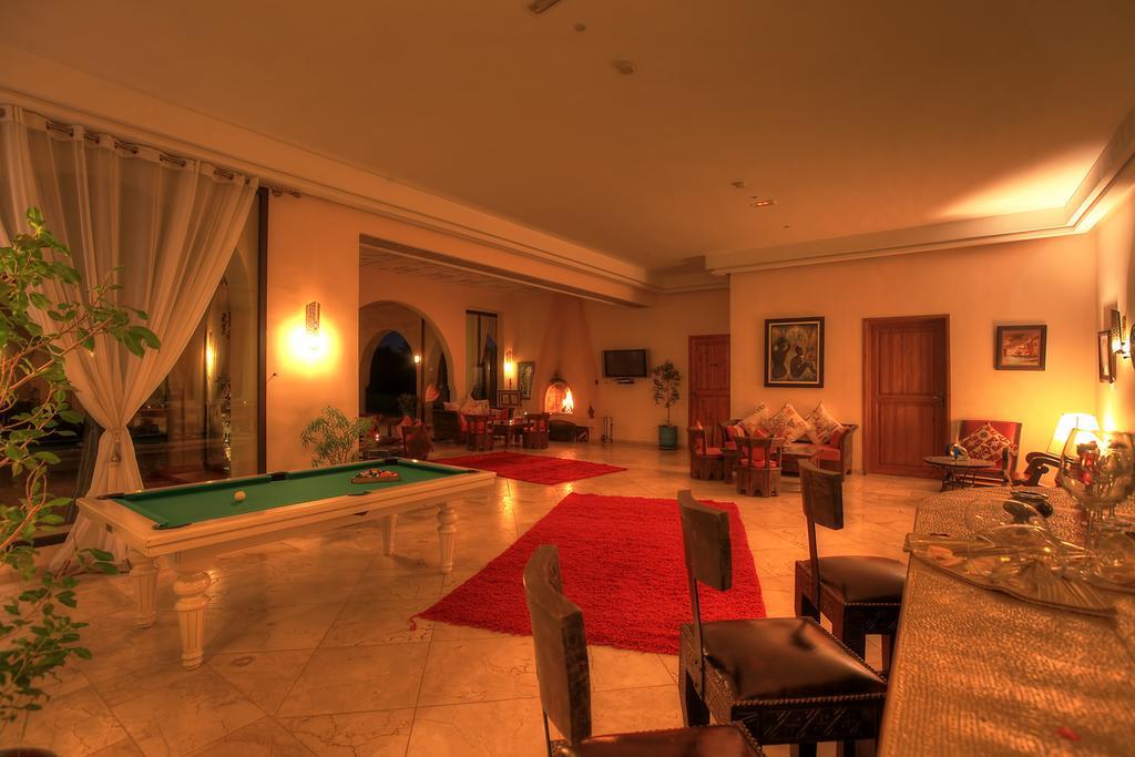 Villa Marco Au Jardin Des Senteurs El Ain Екстериор снимка