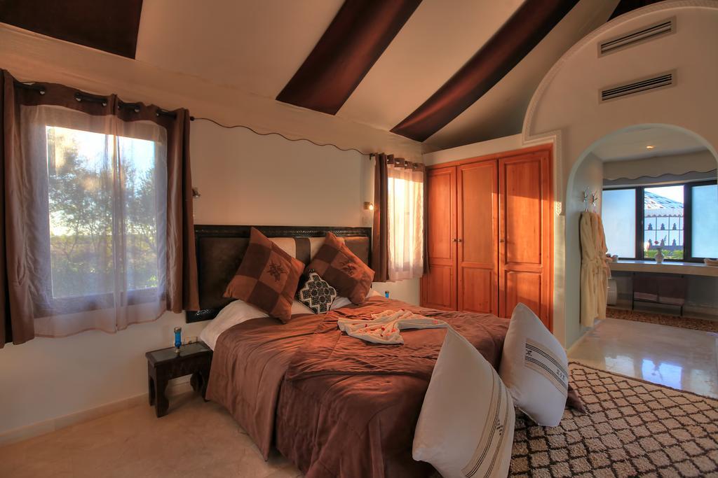 Villa Marco Au Jardin Des Senteurs El Ain Екстериор снимка