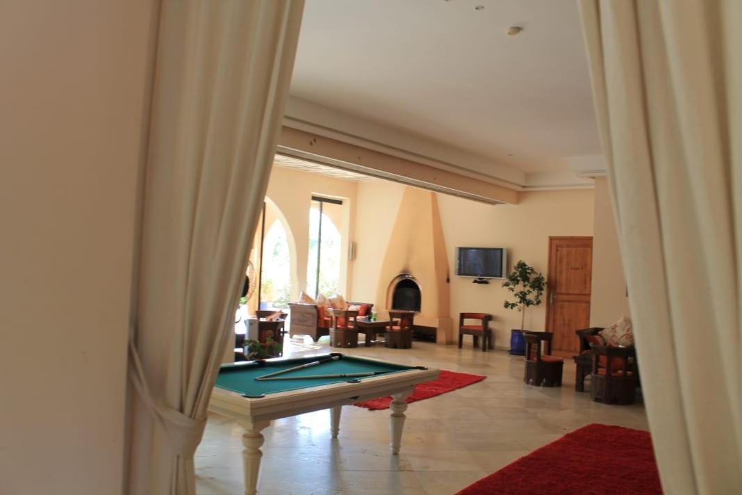 Villa Marco Au Jardin Des Senteurs El Ain Екстериор снимка