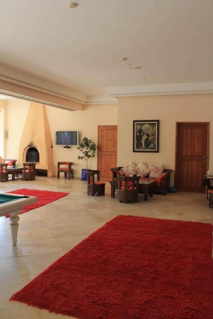 Villa Marco Au Jardin Des Senteurs El Ain Екстериор снимка