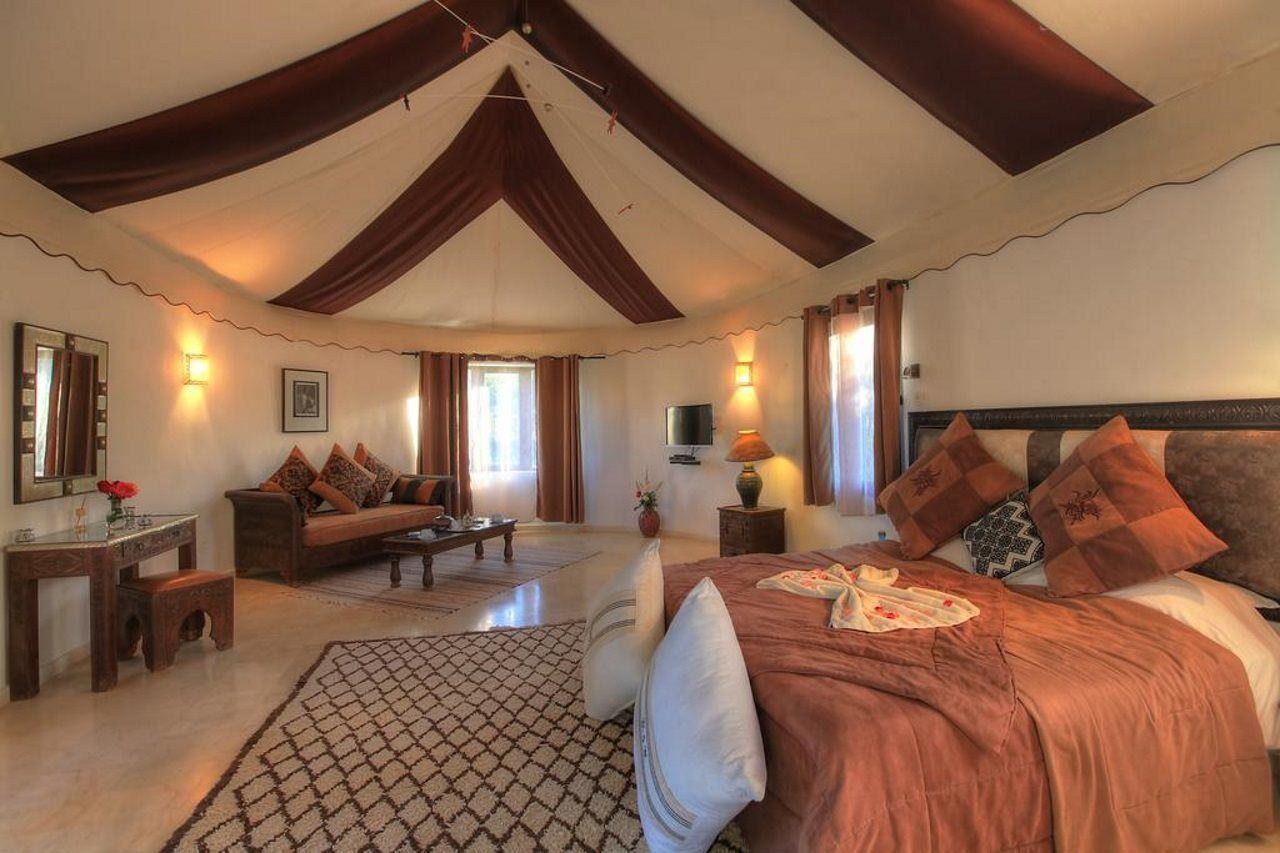 Villa Marco Au Jardin Des Senteurs El Ain Екстериор снимка