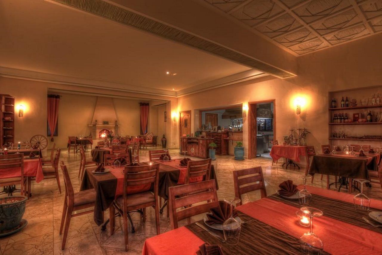 Villa Marco Au Jardin Des Senteurs El Ain Екстериор снимка