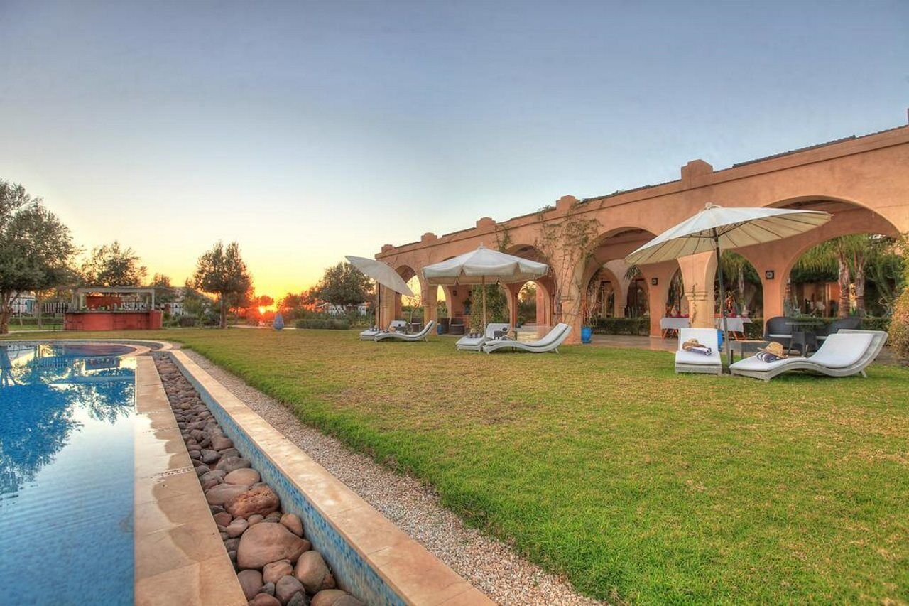 Villa Marco Au Jardin Des Senteurs El Ain Екстериор снимка